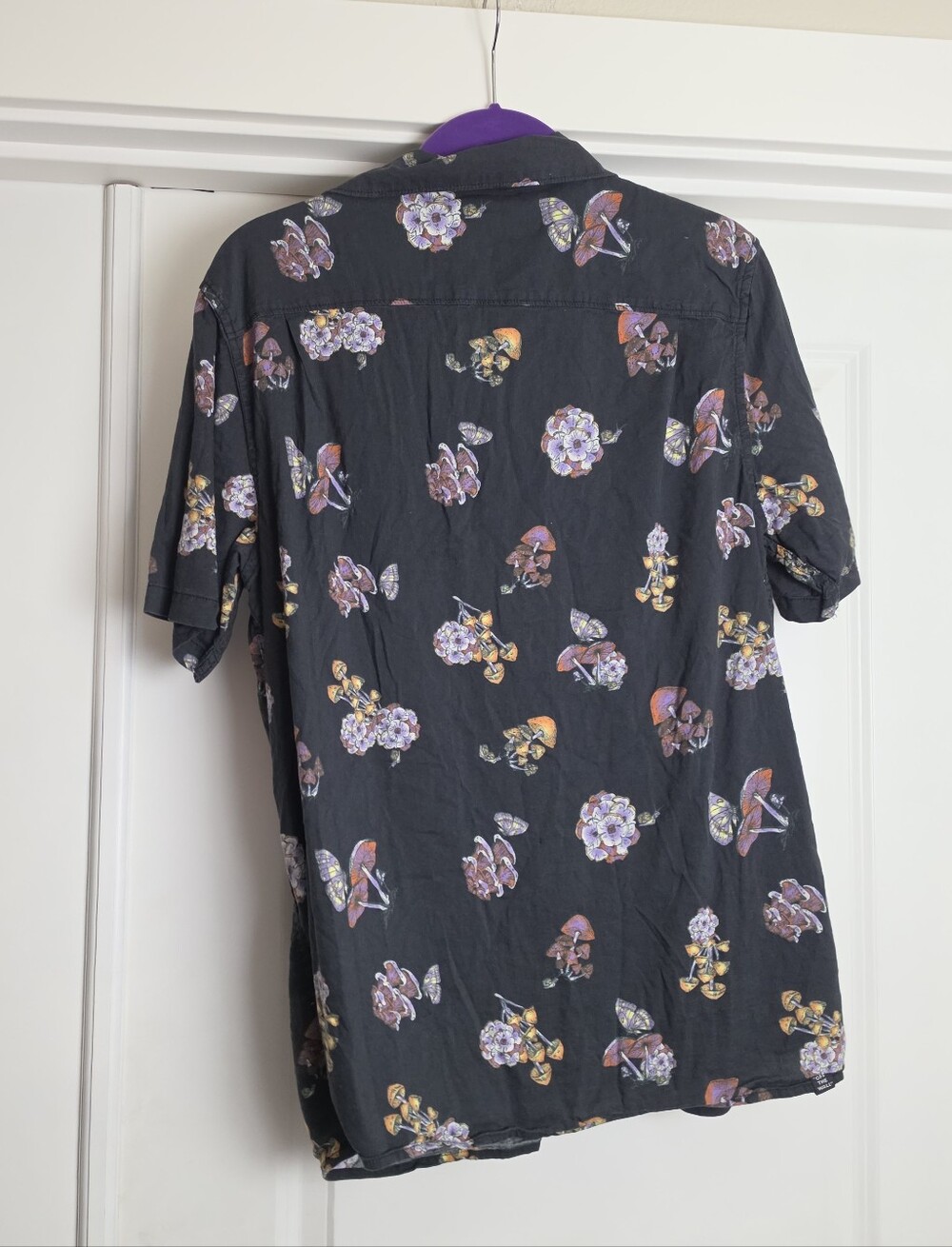 Vans Men’s Black Fungus Short-Sleeve Button Up Shirt - Picture 9 of 11